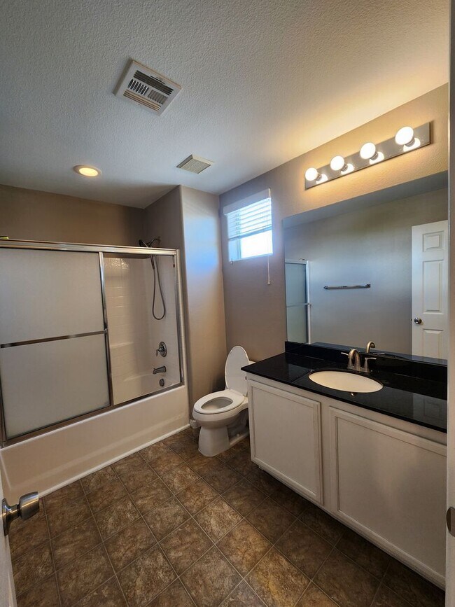 Building Photo - A Beautiful 3 Bedroom 2 story home in SW. ...