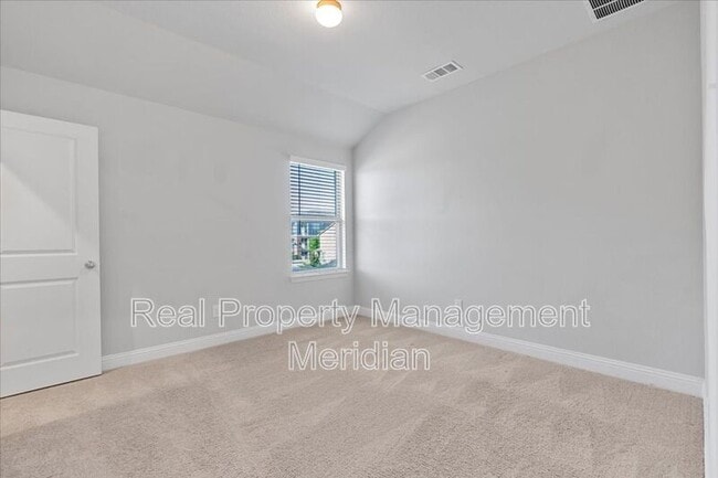 Building Photo - 815 Ponds Edge Ln