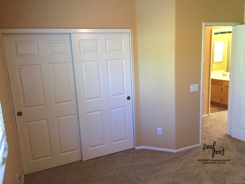 Building Photo - 305 Diamante Way