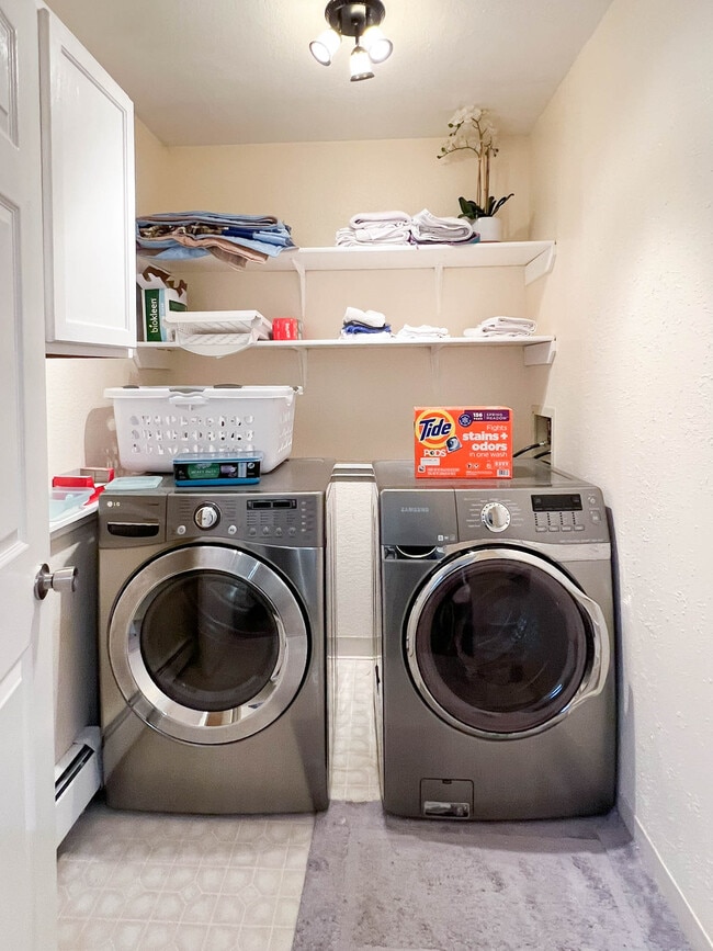 Building Photo - 3811 Resurrection Dr