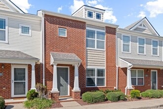 Building Photo - 1020 Somerset Springs Dr