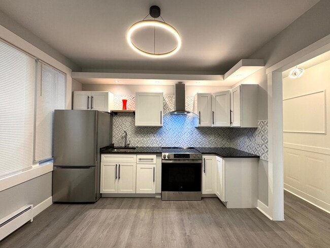 Building Photo - 52 Tonnelle Ave