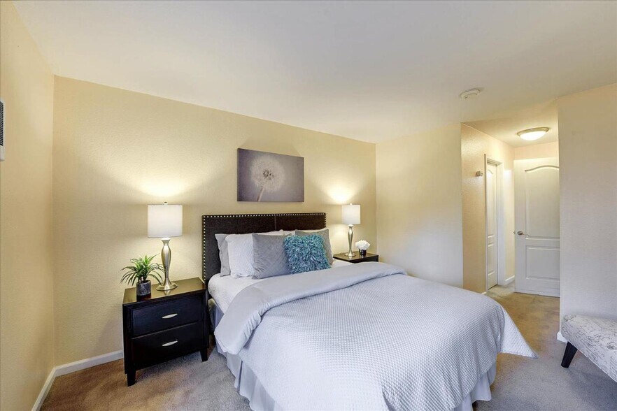 Building Photo - 456 Dempsey Rd