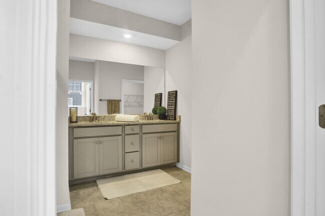 Building Photo - Spacious 3 Bedroom 3.5 Bath Townhome with Finished Basement & First-Floor Suite Near I-64