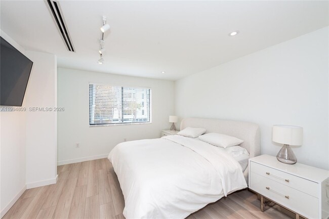 Building Photo - 255 Galen Dr