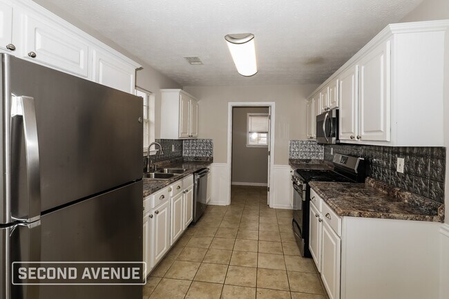 Building Photo - 226 Fern Ct