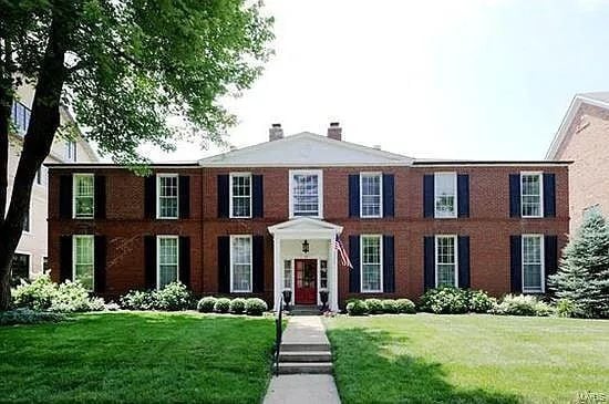 Building Photo - "Luxurious Living Awaits: Spacious 2-Bed, 3-Bath Apartment in Prime Clayton Location!"