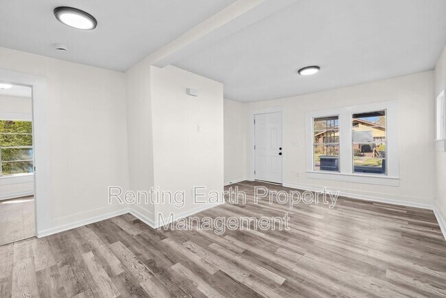 Building Photo - 1209 19th Pl SW