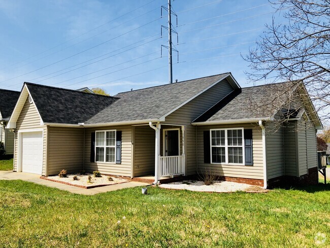 Building Photo - 1950 Cedar Ridge Ln