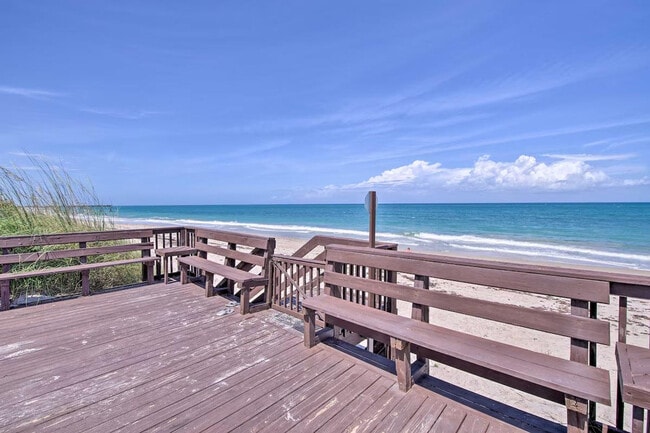 Building Photo - 4410 Jimmy Buffett Mem Hwy