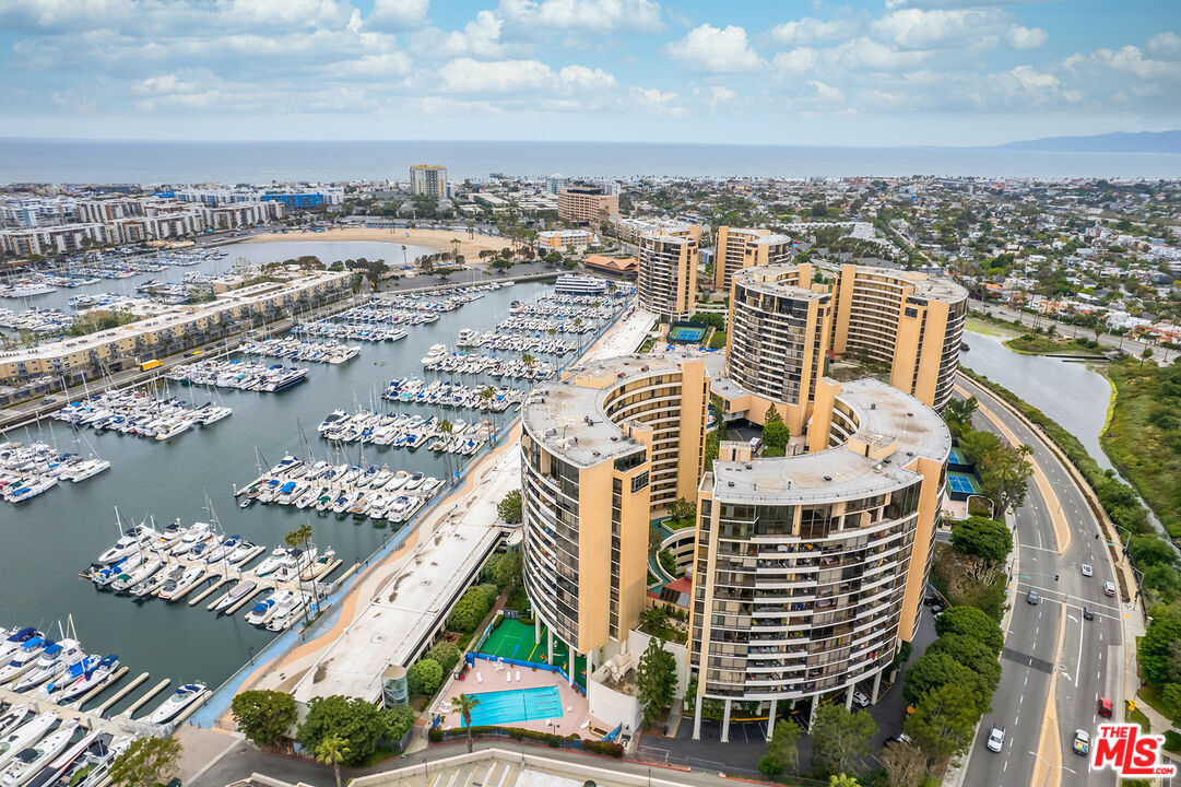 Building Photo - 4316 Marina City Dr