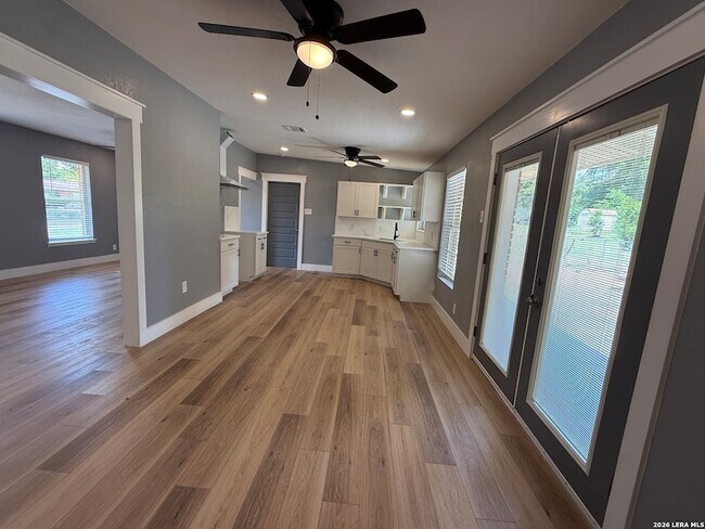 Building Photo - 4410 Trailwood Dr