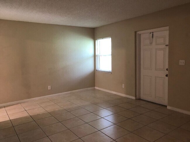 Building Photo - 510 M St