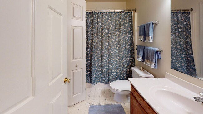 Building Photo - Short Term Furnished House