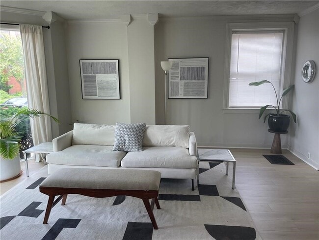 Building Photo - 74 Richmond St