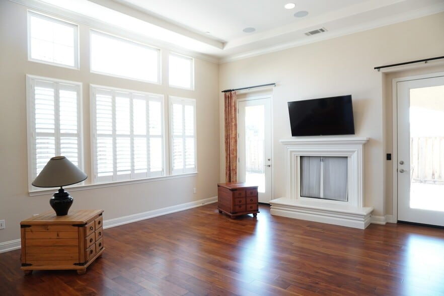 Building Photo - 18261 Bautista Cir