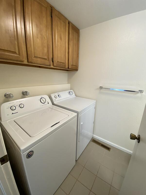 Building Photo - 2551 Sagebrush Ave