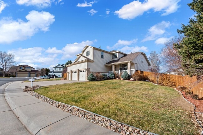 Building Photo - Long Realty & Property Management - Big home. Big yard. Big vibes. 6 beds 4 baths 3,556 sq ft Aur...