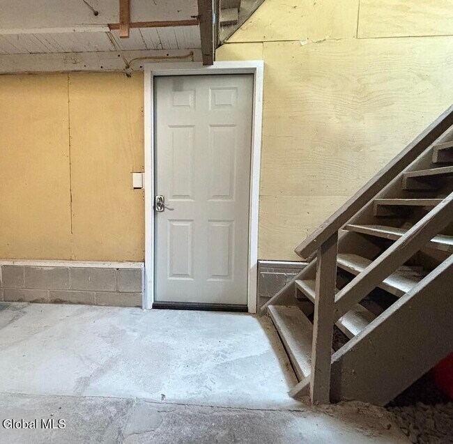 Building Photo - 130 Woodlawn Ave