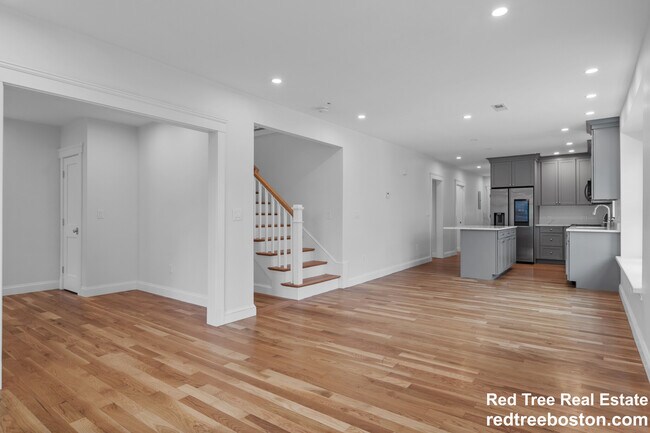 Building Photo - 35 Farragut Ave