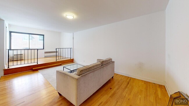 Primary Photo - 85 Eighth Avenue