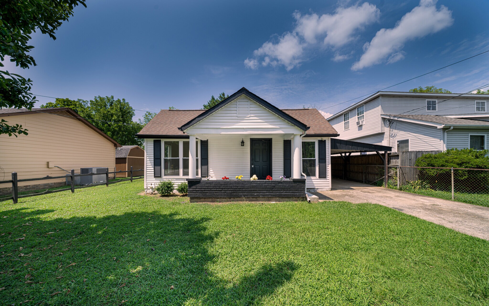 Building Photo - 212 McArthur Dr