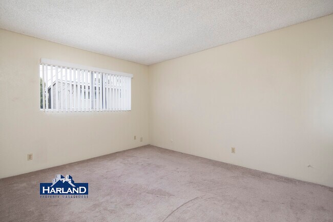 Building Photo - 2112-2114 Thomas Avenue - 2114 Unit 3-
