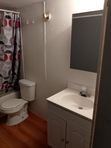 Building Photo - 675 7th St