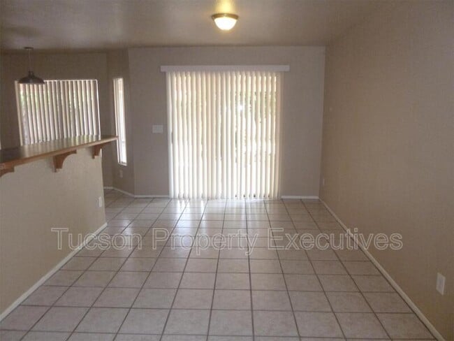 Building Photo - 9472 N Albatross Dr