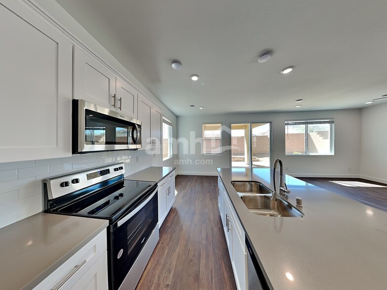 Building Photo - 8895 Tiger Tooth Ave