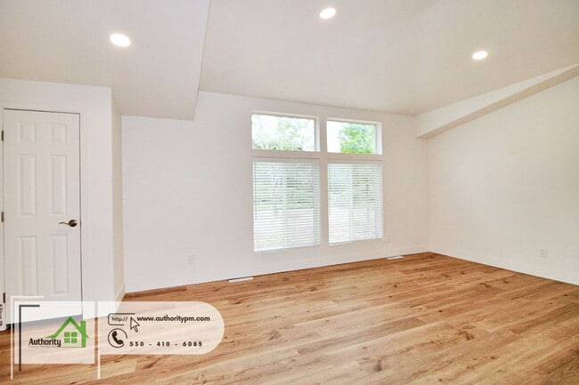 Building Photo - 22190 Vallotton Ln