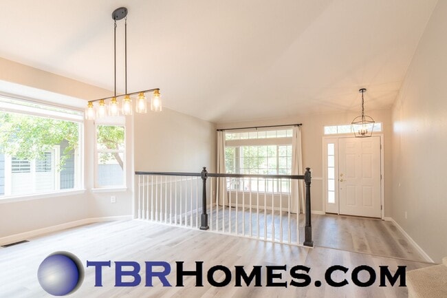 Building Photo - 13612 Plaster Cir