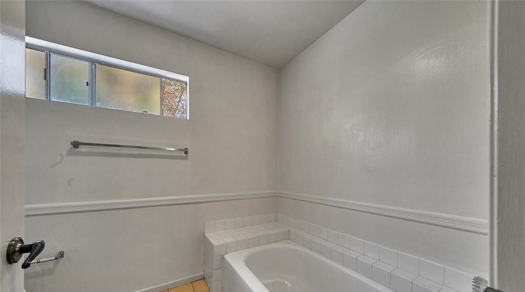 Building Photo - 18170 Andrea Cir S