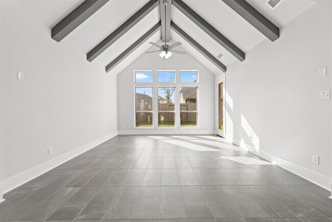 Building Photo - Two story. 4 bedrooms. 3.5 baths. Spacious...