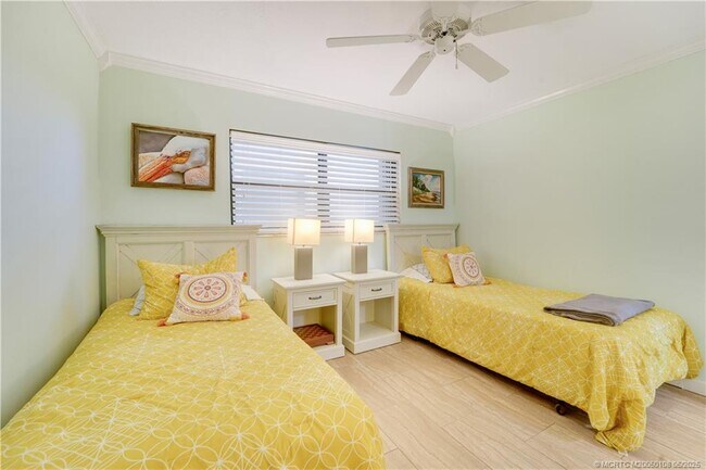 Building Photo - 10310 S Ocean Dr