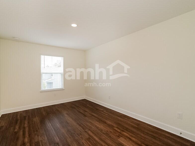 Building Photo - 29566 Cedar Waxwing Dr