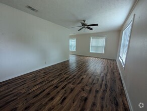 Building Photo - Available Now! 2 Bedroom on Arkansas