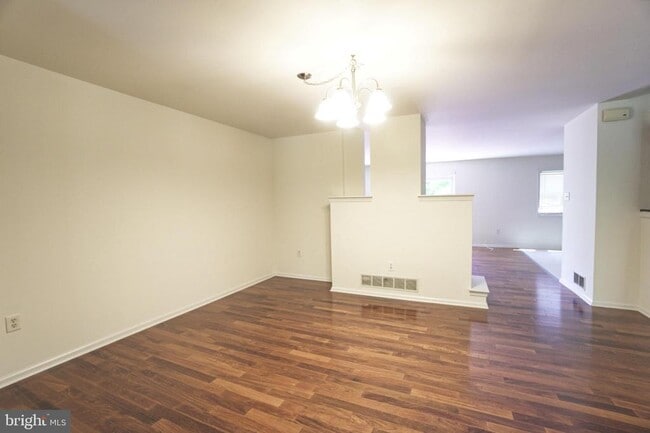 Building Photo - 1703 Smedley Ct