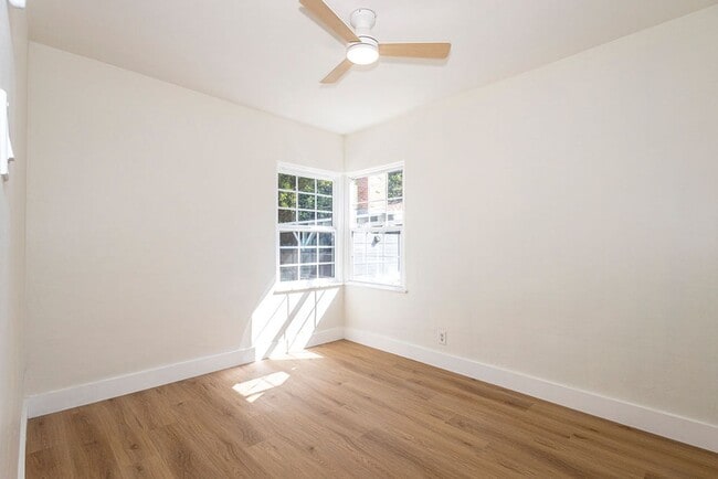 Building Photo - Keystone