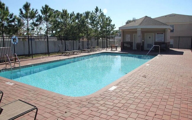 Building Photo - 1525 Hillview Ln