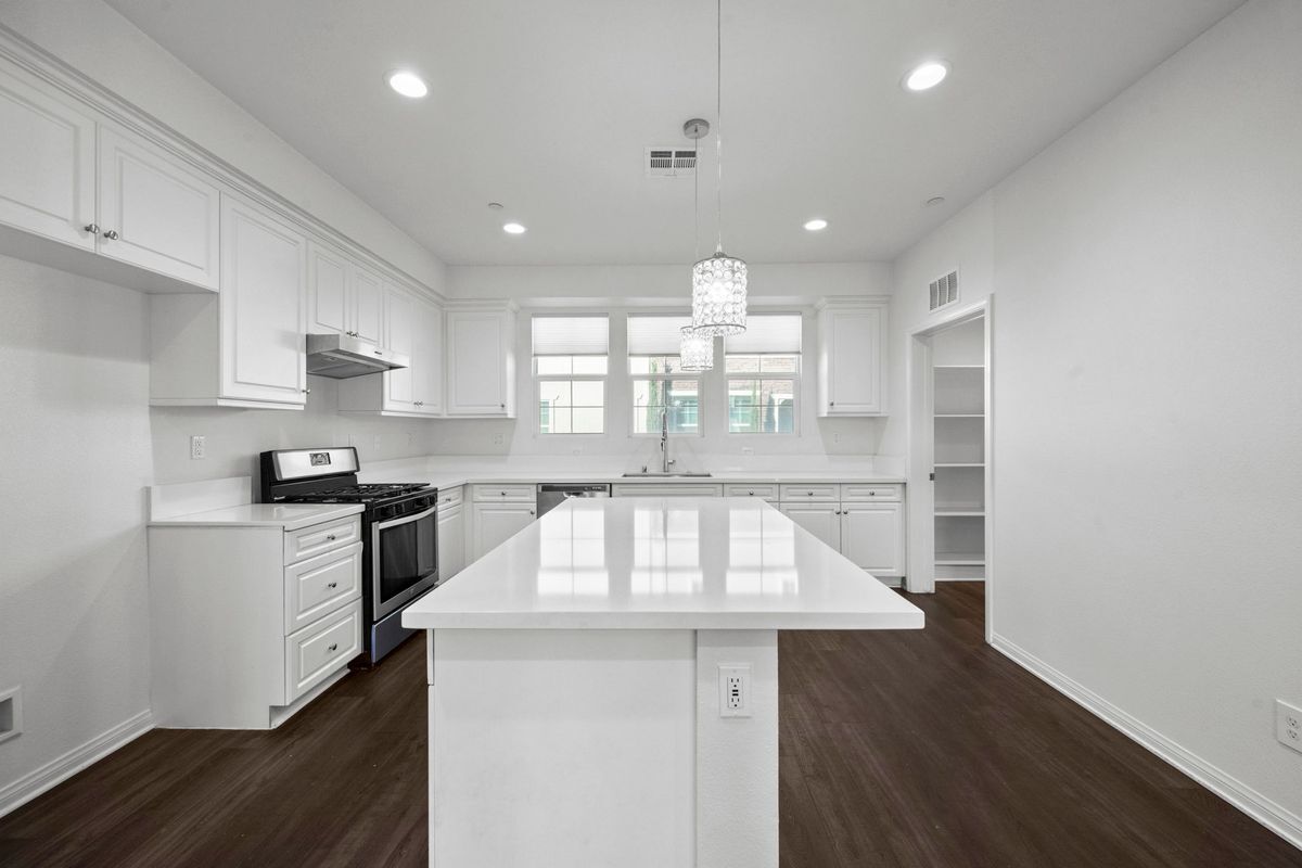 Building Photo - 8887 Orangethorpe Ave