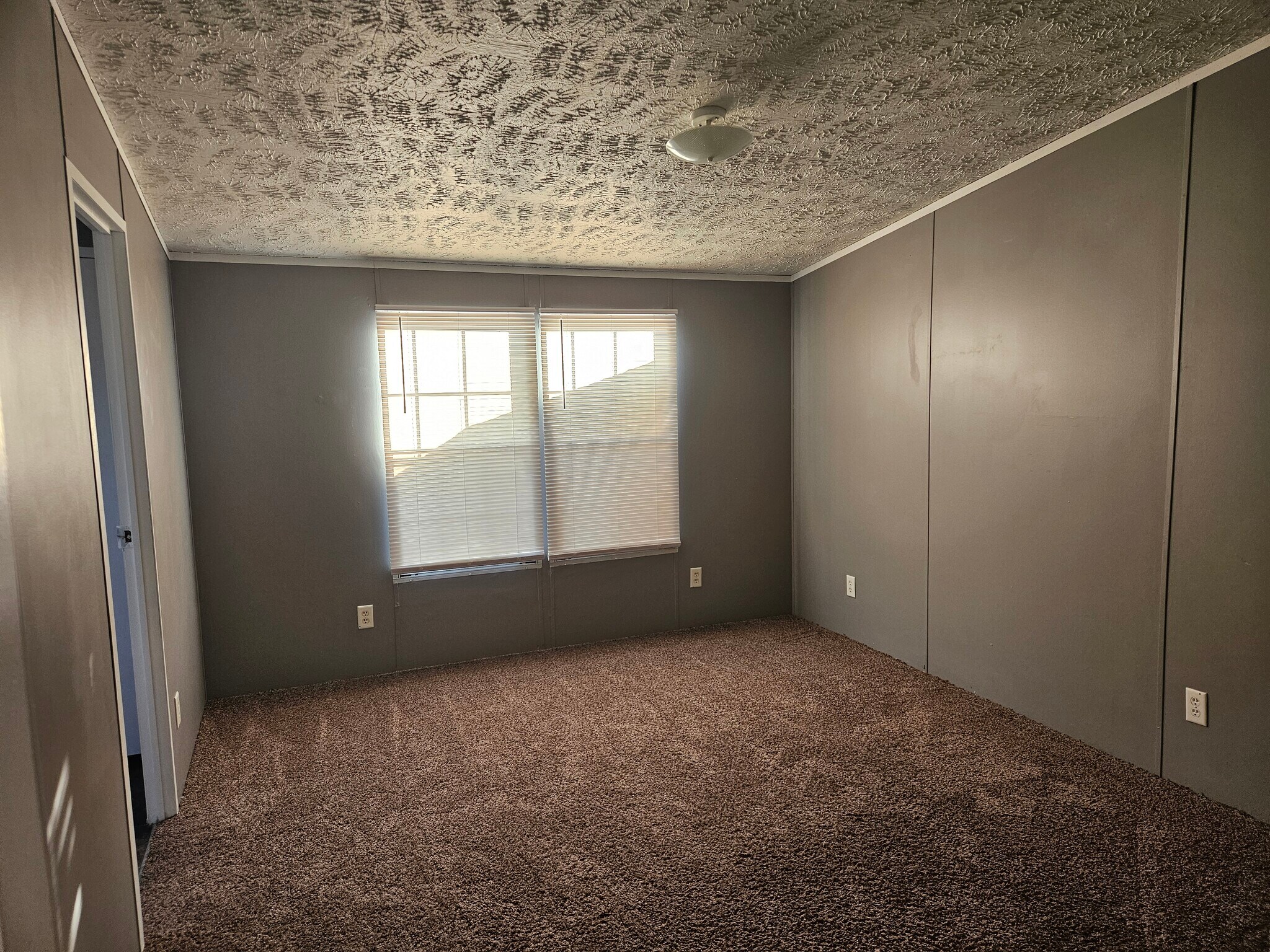 Building Photo - 45 Lynnwood Cir