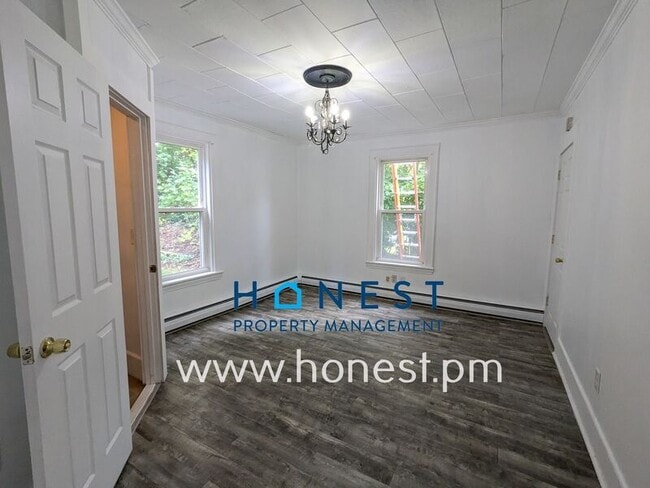 Building Photo - 41 Windsor St