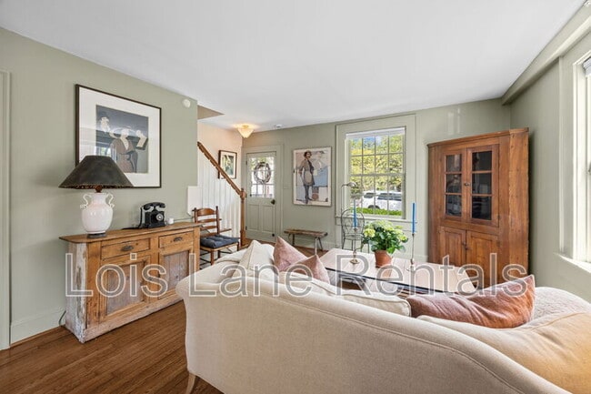 Building Photo - 55 Gadsden St