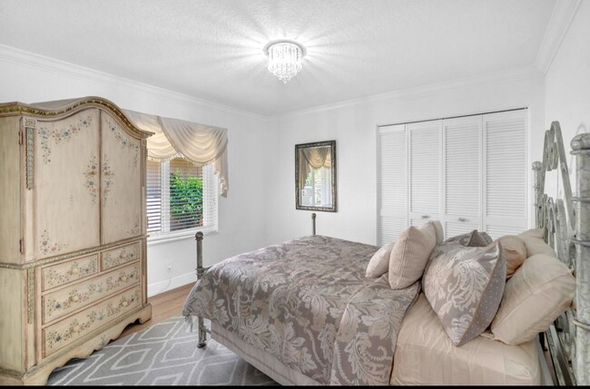 Building Photo - 10851 Japonica Ct