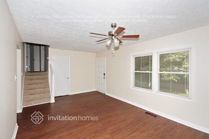 Building Photo - 208 Clydesdale Rd