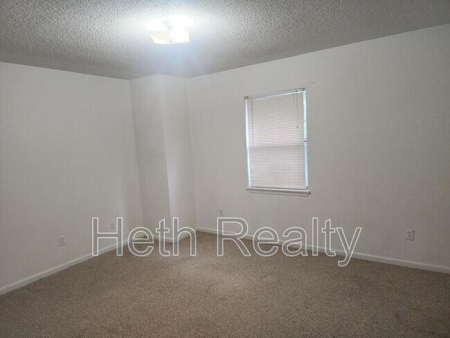 Building Photo - 4647 Barnes Rd S