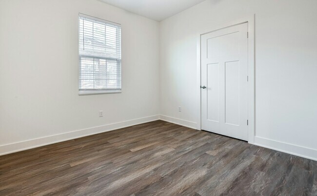 Building Photo - 2702 Winthrop Ave