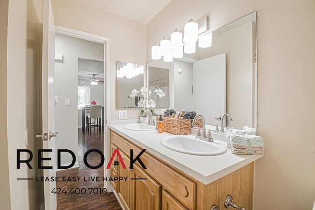 Building Photo - 861 Glencliff St