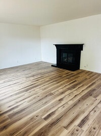 Building Photo - 425 Aspen Way